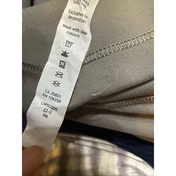 Lululemon Women's Pull On Stretch Athletic Yoga Cropped Leggings Black Size 6 - Picture 8 of 9